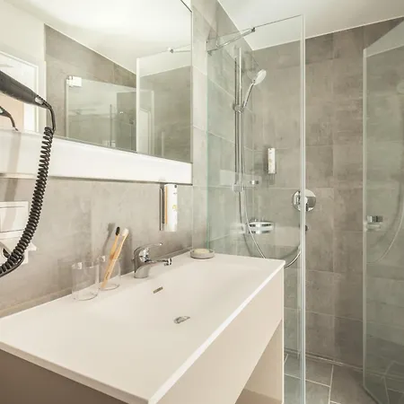 Acora Living The City - شقة فندقية 3*